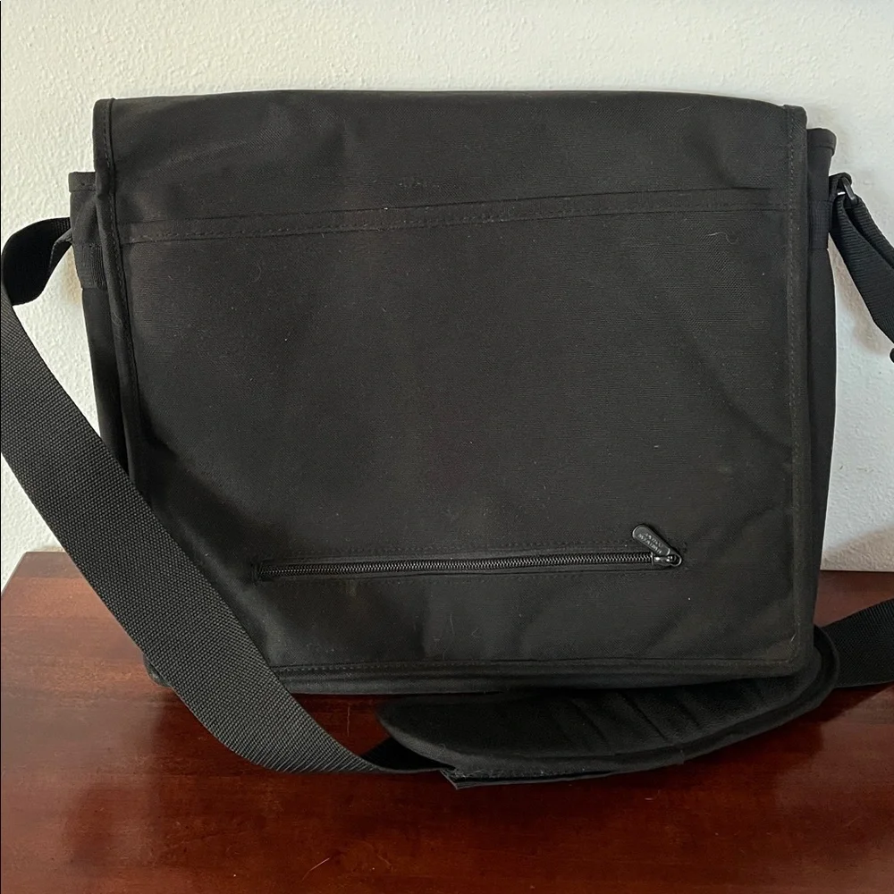 Manhattan Portage Expandable Messenger DJ Computer Bag in Black